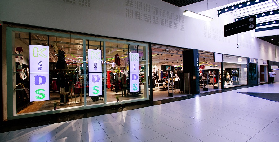 cartelería digital tienda recubik